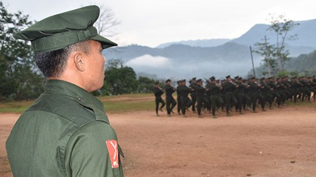တရုတ်-မြန်မာနယ်စပ်က ကန်းဖန့်ပြည်သူ့စစ်အဖွဲ့ KIA နဲ့ ပူးပေါင်း တရုတ်-မြန်မာနယ်စပ်က ကန်းဖန့်ပြည်သူ့စစ်အဖွဲ့ KIA နဲ့ ပူးပေါင်း