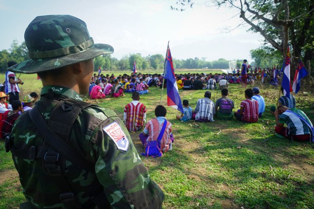 ကော့ကရိတ်မှာ တိုက်ပွဲဖြစ်လို့ ရွာသုံးရွာက ဒေသခံတွေ ထွက်ပြေးနေရ ကော့ကရိတ်မှာ တိုက်ပွဲဖြစ်လို့ ရွာသုံးရွာက ဒေသခံတွေ ထွက်ပြေးနေရ