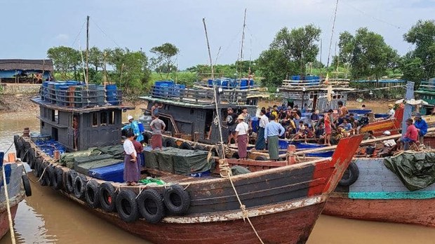 ကျိုက္ခမီမှာ ဝမ်းရောဂါကြောင့် လှေလုပ်သား ခြောက်ဦး သေဆုံး ကျိုက္ခမီမှာ ဝမ်းရောဂါကြောင့် လှေလုပ်သား ခြောက်ဦး သေဆုံး