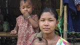 ကျောက်တော်မှာ စစ်ဘေးဒုက္ခသည် ၁၀၀ ခန့် တပ်မတော်ကို ဆန္ဒပြ