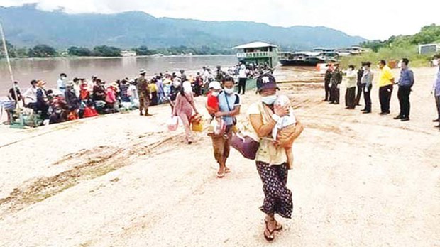 လာအိုမှာ အထောက်အထားမဲ့ မြန်မာတွေကို CI ထုတ်ပေးဖို့ စစ်ကောင်စီ စီစဉ်နေ လာအိုမှာ အထောက်အထားမဲ့ မြန်မာတွေကို CI ထုတ်ပေးဖို့ စစ်ကောင်စီ စီစဉ်နေ