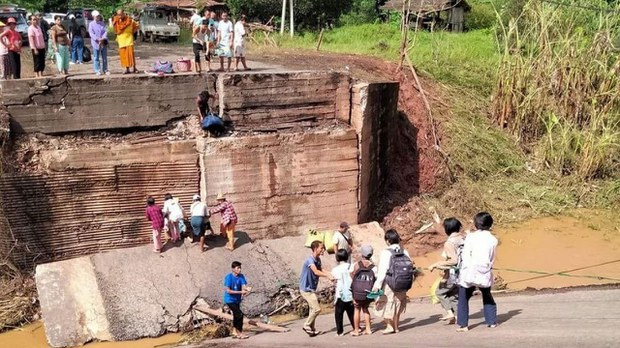 လားရှိုးမြို့ကို ဆက်သွယ်ထားတဲ့ တံတားငါးစင်း မိုင်းခွဲဖျက်ဆီးခံရ လားရှိုးမြို့ကို ဆက်သွယ်ထားတဲ့ တံတားငါးစင်း မိုင်းခွဲဖျက်ဆီးခံရ