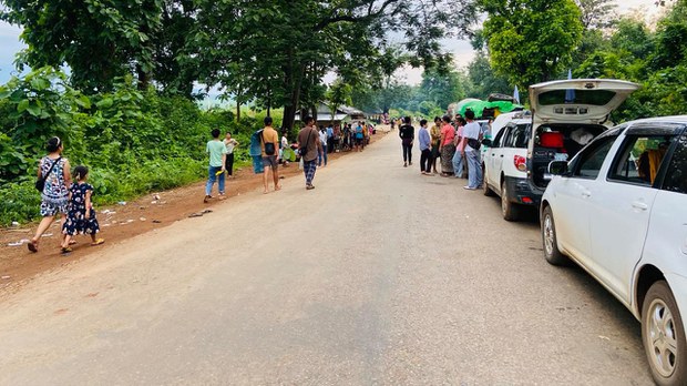 လားရှိုးနဲ့ မိုးကုတ်မှာ စစ်ဘေးတိမ်းရှောင်တဲ့ ဒေသခံတချို့ ပိတ်မိနေ လားရှိုးနဲ့ မိုးကုတ်မှာ စစ်ဘေးတိမ်းရှောင်တဲ့ ဒေသခံတချို့ ပိတ်မိနေ