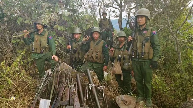 လောက်ကိုင်မြို့မှာ စစ်ကောင်စီတပ်နဲ့ မြောက်ပိုင်းသုံးဖွဲ့ တိုက်ပွဲပြင်းထန်နေ လောက်ကိုင်မြို့မှာ စစ်ကောင်စီတပ်နဲ့ မြောက်ပိုင်းသုံးဖွဲ့ တိုက်ပွဲပြင်းထန်နေ