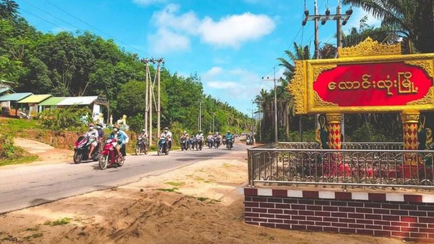 လောင်းလုံးမှာ ရွာသုံးရွာ မီးရှို့ခံရပြီး ဒေသခံတွေ ထွက်ပြေးနေရ