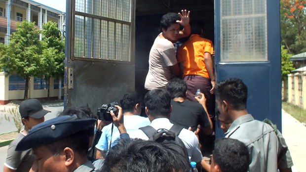 လက္ကာရွာသား ၂၃ ဦးအမှု အမိန့်မချဘဲ ထပ်မံရွှေ့ဆိုင်းခံရ လက္ကာရွာသား ၂၃ ဦးအမှု အမိန့်မချဘဲ ထပ်မံရွှေ့ဆိုင်းခံရ