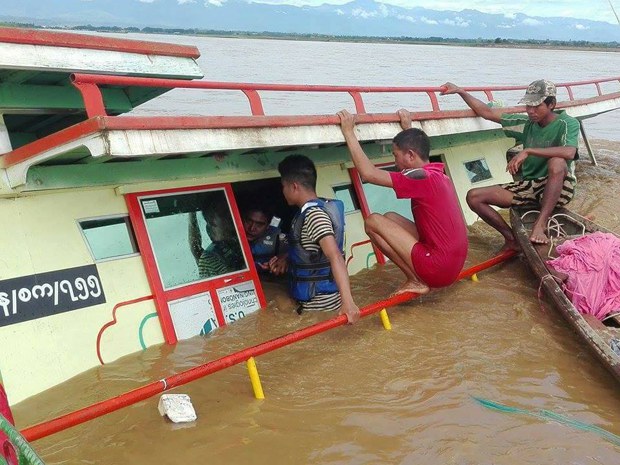 linlinaung-boat-sink-620 linlinaung-boat-sink-620