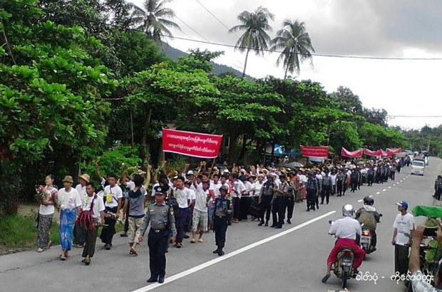 long-life-protest-620.jpg long-life-protest-620.jpg