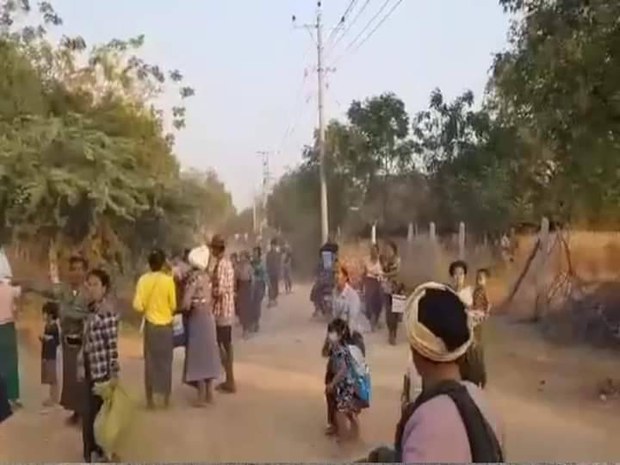 ပခုက္ကူမြို့နယ်မှာ ရွာသုံးရွာက ပြည်သူတစ်ထောင်ခန့် ထွက်ပြေးနေရ ပခုက္ကူမြို့နယ်မှာ ရွာသုံးရွာက ပြည်သူတစ်ထောင်ခန့် ထွက်ပြေးနေရ