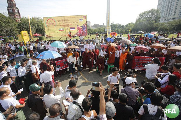 malay-pm-protest-620.jpg malay-pm-protest-620.jpg