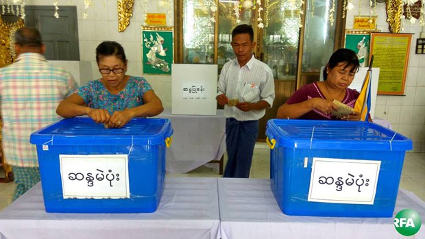 mandalay-voating-620.jpg mandalay-voating-620.jpg