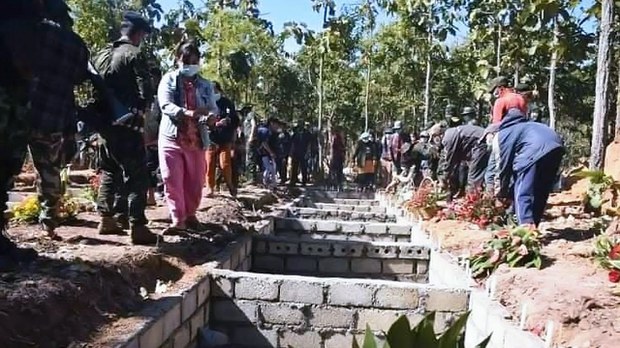 အစုလိုက်အပြုံလိုက်သတ်မှု စစ်တပ်က တာဝန်ခံဖို့ ကရင်နီ ၆၇ ဖွဲ့တိုက်တွန်း အစုလိုက်အပြုံလိုက်သတ်မှု စစ်တပ်က တာဝန်ခံဖို့ ကရင်နီ ၆၇ ဖွဲ့တိုက်တွန်း
