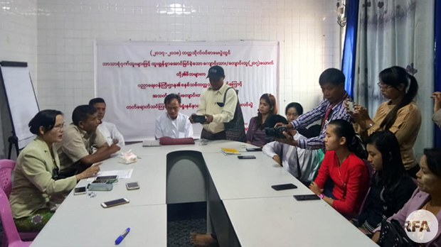 mdy-students-press-622.JPG mdy-students-press-622.JPG