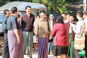 mdy-teacher-305.jpg mdy-teacher-305.jpg
