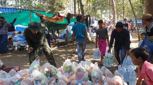 ဒုက္ခသည်တွေ ခိုလှုံနေတဲ့ DKBA တပ်စခန်းနားကို စစ်ကောင်စီလေကြောင်းသုံးတိုက်ခိုက် ဒုက္ခသည်တွေ ခိုလှုံနေတဲ့ DKBA တပ်စခန်းနားကို စစ်ကောင်စီလေကြောင်းသုံးတိုက်ခိုက်