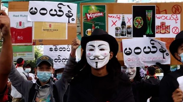 ပြည်သူတွေ သပိတ်မှောက်ထားတဲ့ မြန်မာဘီယာ ရောင်းအားတစ်ဝက်ကျော် ကျဆင်း ပြည်သူတွေ သပိတ်မှောက်ထားတဲ့ မြန်မာဘီယာ ရောင်းအားတစ်ဝက်ကျော် ကျဆင်း
