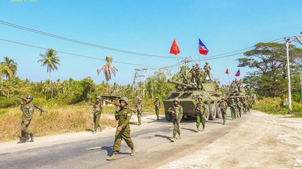 ဧရာဝတီတိုင်း သာပေါင်းမြို့နယ်မှာ စစ်ကောင်စီတပ်နဲ့ AA တို့ တိုက်ပွဲဖြစ်နေ ဧရာဝတီတိုင်း သာပေါင်းမြို့နယ်မှာ စစ်ကောင်စီတပ်နဲ့ AA တို့ တိုက်ပွဲဖြစ်နေ