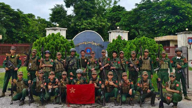 AA နဲ့အတူ အမ်းဒေသ ပူးတွဲစစ်ဆင်ရေးအတွင်း တော်လှန်ရေးတပ်ဖွဲ့ဝင် တချို့သေဆုံး AA နဲ့အတူ အမ်းဒေသ ပူးတွဲစစ်ဆင်ရေးအတွင်း တော်လှန်ရေးတပ်ဖွဲ့ဝင် တချို့သေဆုံး
