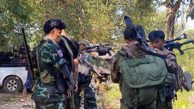 ဘုရားသုံးဆူ တောင်စွန်းစခန်းတိုက်ပွဲ ဆက်ပြင်းထန်နေ ဘုရားသုံးဆူ တောင်စွန်းစခန်းတိုက်ပွဲ ဆက်ပြင်းထန်နေ