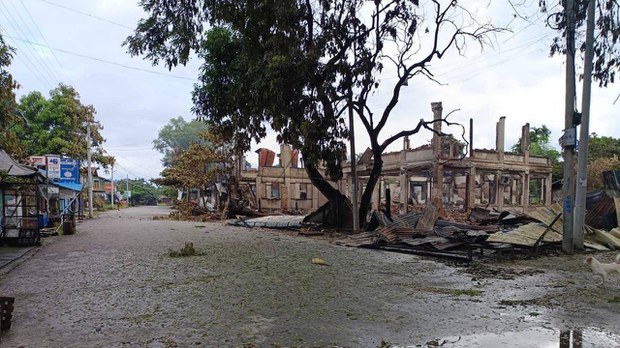 အင်းတော်မြို့ပေါ်မှာ တိုက်ပွဲပြင်းထန်နေ အင်းတော်မြို့ပေါ်မှာ တိုက်ပွဲပြင်းထန်နေ