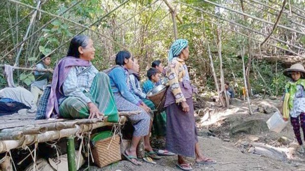 ဆောမှာ စစ်တပ် လေကြောင်းသုံးတိုက်ခိုက်၊ လူတစ်ထောင်ကျော် ထွက်ပြေးနေ ဆောမှာ စစ်တပ် လေကြောင်းသုံးတိုက်ခိုက်၊ လူတစ်ထောင်ကျော် ထွက်ပြေးနေ