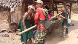 KNU နယ်မြေထဲ စစ်ကောင်စီ လေယာဉ်နဲ့ ဗုံးကြဲလို့ လူတစ်သောင်းနီးပါး ထွက်ပြေးနေရ