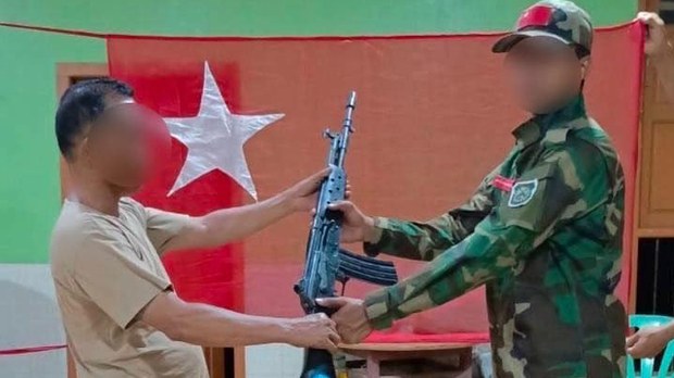 နှစ်လအတွင်း စစ်မှုထမ်းတပ်သားသစ် ၁၂၀ ကျော် စစ်တပ်ကို စွန့်ခွာ နှစ်လအတွင်း စစ်မှုထမ်းတပ်သားသစ် ၁၂၀ ကျော် စစ်တပ်ကို စွန့်ခွာ