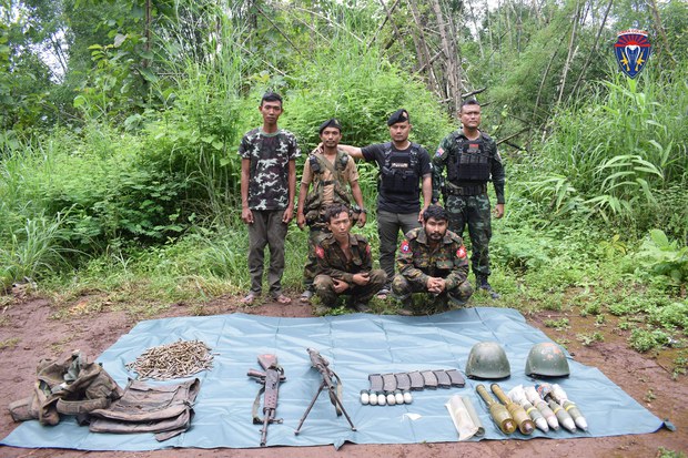 မြဝတီ - ဝေါလေ လမ်းပိုင်းမှာ မနေ့ကစပြီး ဒီနေ့အထိ တိုက်ပွဲပြင်းထန်နေ မြဝတီ - ဝေါလေ လမ်းပိုင်းမှာ မနေ့ကစပြီး ဒီနေ့အထိ တိုက်ပွဲပြင်းထန်နေ