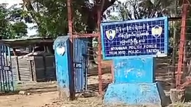 မြောက်ဦး တိမ်ညိုရွာရဲစခန်းက စစ်ကောင်စီတပ်သားနဲ့ ရဲ ခုနစ်ဆယ်ကျော် ဆုတ်ခွာသွား မြောက်ဦး တိမ်ညိုရွာရဲစခန်းက စစ်ကောင်စီတပ်သားနဲ့ ရဲ ခုနစ်ဆယ်ကျော် ဆုတ်ခွာသွား