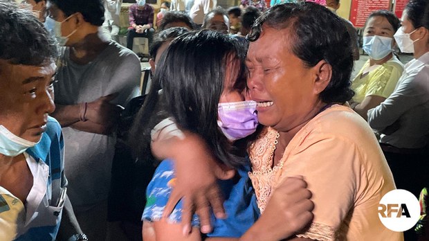 ဖမ်းဆီးထားသူ ငါးထောင်ကျော်ကို စစ်ကောင်စီ လွတ်ငြိမ်းခွင့်ပေး ဖမ်းဆီးထားသူ ငါးထောင်ကျော်ကို စစ်ကောင်စီ လွတ်ငြိမ်းခွင့်ပေး