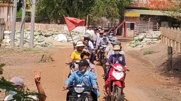 ခင်ဦးမြို့ ပျဉ်ထောင်ရွာထဲ စစ်တပ်ဝင်ပစ်ခတ်၊ ငါးနှစ် ကလေး အပါအဝင် လေးဦး သေဆုံး