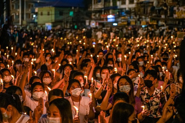 အချိန်မရွေး မီးပြတ်နိုင်ကြောင်း စစ်ကောင်စီ လျှပ်စစ်ဝန်ကြီးဌာန ကြေညာ အချိန်မရွေး မီးပြတ်နိုင်ကြောင်း စစ်ကောင်စီ လျှပ်စစ်ဝန်ကြီးဌာန ကြေညာ