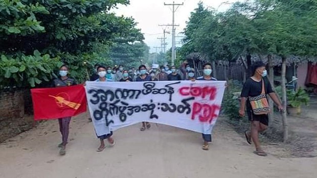 အရာတော်က PDF စခန်းတစ်ခုကို စစ်ကောင်စီတပ်သားတွေ ဖျက်ဆီး အရာတော်က PDF စခန်းတစ်ခုကို စစ်ကောင်စီတပ်သားတွေ ဖျက်ဆီး