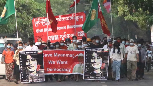 မြင်းခြံမြို့ NLD ပါတီဝင် ငါးဦးရဲ့ နေအိမ်ကို စစ်တပ်က ချိတ်ပိတ်