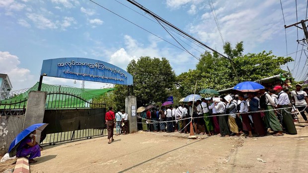 စစ်မှုထမ်း အကျုံးဝင်သူတွေ ပြည်ပအလုပ်အကိုင်သင်တန်း တက်ခွင့်မရ စစ်မှုထမ်း အကျုံးဝင်သူတွေ ပြည်ပအလုပ်အကိုင်သင်တန်း တက်ခွင့်မရ