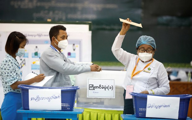 ရွေးကောက်ပွဲကော်မရှင် ဥက္ကဋ္ဌတွေကို လိုက်လံဖမ်းဆီးနေ