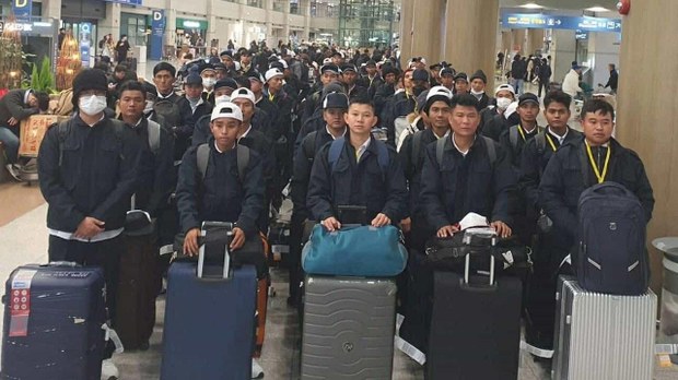 အခွန်မဆောင်တဲ့ ပြည်ပအလုပ်အကိုင်အေဂျင်စီ တစ်ရာကျော် စစ်ကောင်စီ လုပ်ငန်းဆိုင်းငံ့ထား အခွန်မဆောင်တဲ့ ပြည်ပအလုပ်အကိုင်အေဂျင်စီ တစ်ရာကျော် စစ်ကောင်စီ လုပ်ငန်းဆိုင်းငံ့ထား
