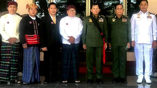 ကာကွယ်ရေးဦးစီးချုပ်နဲ့ ကချင်နှစ်ခြင်းအသင်းဥက္ကဋ္ဌ တွေ့ဆုံ ကာကွယ်ရေးဦးစီးချုပ်နဲ့ ကချင်နှစ်ခြင်းအသင်းဥက္ကဋ္ဌ တွေ့ဆုံ