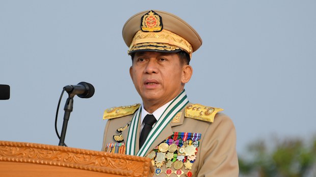 အကြမ်းဖက်အမှုနဲ့ ထောင်ကျနေသူတွေကို ပြစ်ဒဏ်လျှော့ပေါ့မှာ မဟုတ်ကြောင်း စစ်ခေါင်းဆောင်ပြော အကြမ်းဖက်အမှုနဲ့ ထောင်ကျနေသူတွေကို ပြစ်ဒဏ်လျှော့ပေါ့မှာ မဟုတ်ကြောင်း စစ်ခေါင်းဆောင်ပြော