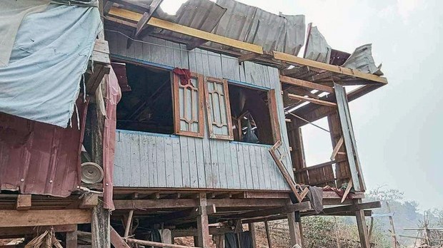 မင်းတပ်မှာ ဗုံးကြဲတိုက်ခိုက်လို့ ဒေသခံတစ်ဦး သေဆုံးပြီး တစ်ဦး ဒဏ်ရာရ မင်းတပ်မှာ ဗုံးကြဲတိုက်ခိုက်လို့ ဒေသခံတစ်ဦး သေဆုံးပြီး တစ်ဦး ဒဏ်ရာရ
