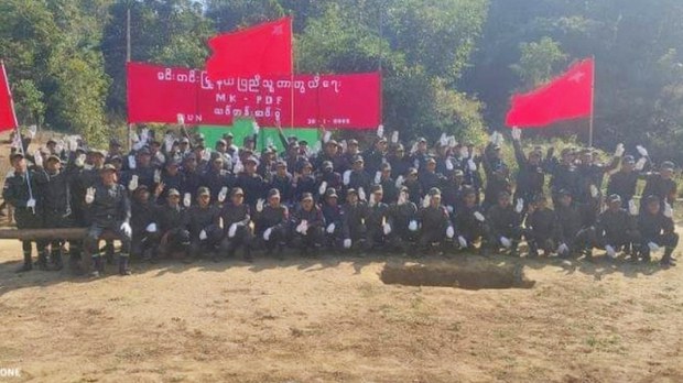 မင်းကင်း PDF တပ်စခန်း ရဟတ်ယာဉ် ၆ စီးနဲ့ တိုက်ခိုက်ခံရ မင်းကင်း PDF တပ်စခန်း ရဟတ်ယာဉ် ၆ စီးနဲ့ တိုက်ခိုက်ခံရ