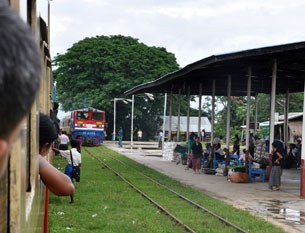 train-kachin305 train-kachin305