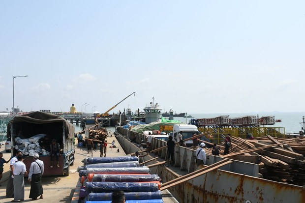 မုန်တိုင်းသင့်ဒေသကူညီရေး ခွင့်ပြုချက်စောင့်ဆိုင်းနေရဆဲဖြစ်ကြောင်း UN OCHA ပြော မုန်တိုင်းသင့်ဒေသကူညီရေး ခွင့်ပြုချက်စောင့်ဆိုင်းနေရဆဲဖြစ်ကြောင်း UN OCHA ပြော