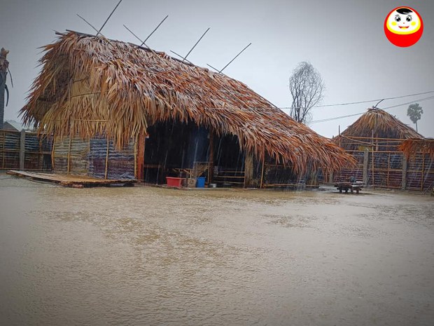 မုန်တိုင်းကြောင့် စစ်ကိုင်းတိုင်းမှာ ရေကြီးပြီး နေအိမ် ၁၅၀၀ နီးပါးနစ်မြုပ် မုန်တိုင်းကြောင့် စစ်ကိုင်းတိုင်းမှာ ရေကြီးပြီး နေအိမ် ၁၅၀၀ နီးပါးနစ်မြုပ်