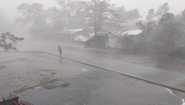 ချင်း၊ မကွေး၊ စစ်ကိုင်းနဲ့မန္တလေးတိုင်းကို မုန်တိုင်းရွေ့မယ်လို့ မိုးဇလထုတ်ပြန် ချင်း၊ မကွေး၊ စစ်ကိုင်းနဲ့မန္တလေးတိုင်းကို မုန်တိုင်းရွေ့မယ်လို့ မိုးဇလထုတ်ပြန်