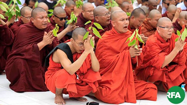 wirathu-supporters-622.jpg wirathu-supporters-622.jpg