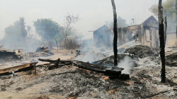 စစ်ကိုင်းနဲ့ မကွေးတိုင်းထဲက ရွာပေါင်း သုံးရွာက အိမ်ခြေ တစ်ရာကျော် မီးရှို့ခံရ စစ်ကိုင်းနဲ့ မကွေးတိုင်းထဲက ရွာပေါင်း သုံးရွာက အိမ်ခြေ တစ်ရာကျော် မီးရှို့ခံရ