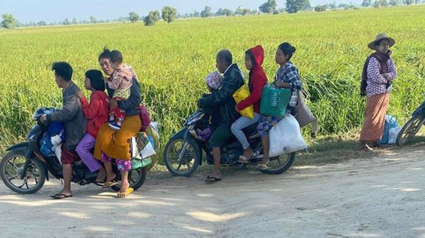 အင်းတော် လေကြောင်းတိုက်ခိုက်မှု ဒေသခံ ၈၀၀ ကျော် ထွက်ပြေးနေရ အင်းတော် လေကြောင်းတိုက်ခိုက်မှု ဒေသခံ ၈၀၀ ကျော် ထွက်ပြေးနေရ