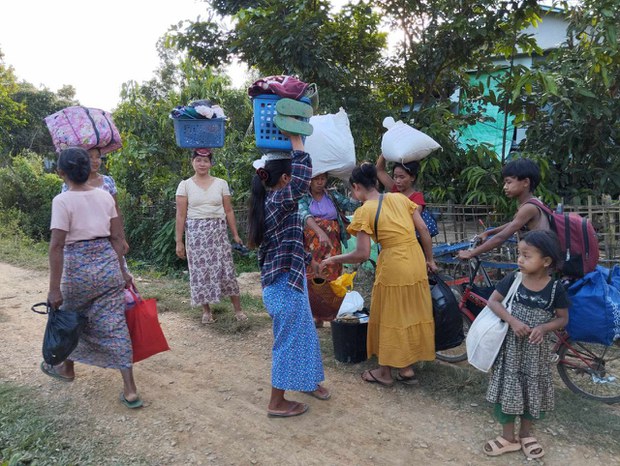 မြောက်ဦးမြို့နယ်က ရပ်ကွက်အုပ်ချုပ်ရေးမှူးတစ်ဦး လက်နက်ကြီးထိမှန်သေဆုံး မြောက်ဦးမြို့နယ်က ရပ်ကွက်အုပ်ချုပ်ရေးမှူးတစ်ဦး လက်နက်ကြီးထိမှန်သေဆုံး