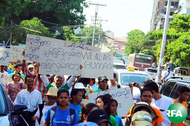 multi-religious-marching-620.jpg multi-religious-marching-620.jpg